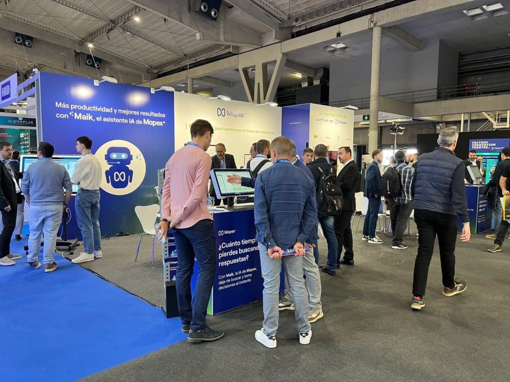 Mapex team demonstrating MES software at the Advanced Factories 2026 stand